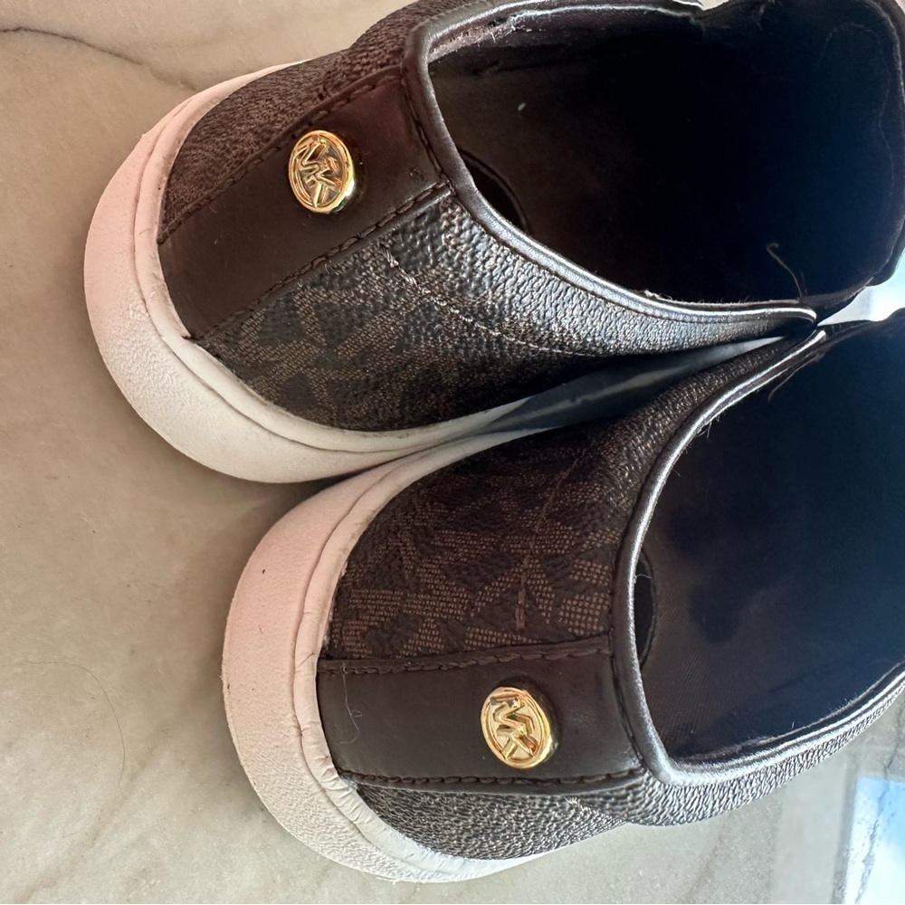 Michael Kors Logo Slip-On Sneaker - Picture 6 of 6